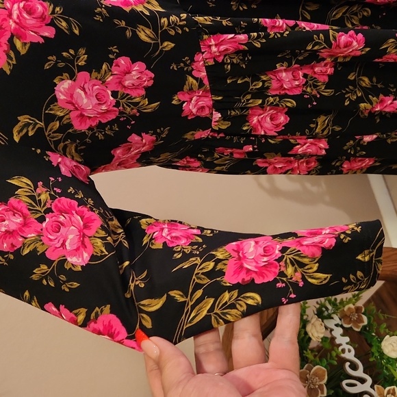 Torrid Top - Picture 3 of 8